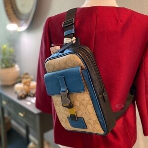 COACH Track Pack, Signature Canvas, NWT
